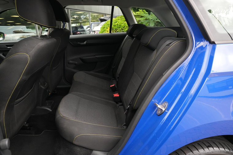 Vehicle Image 21