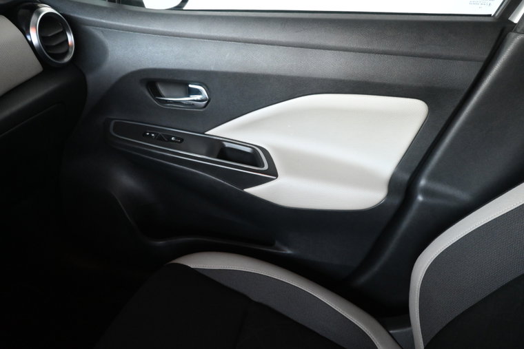 Vehicle Image 30