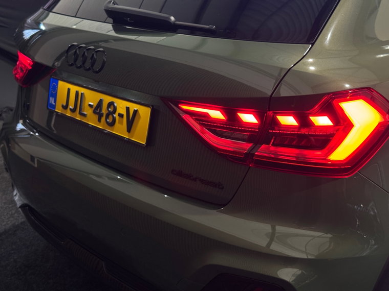 Vehicle Image 36