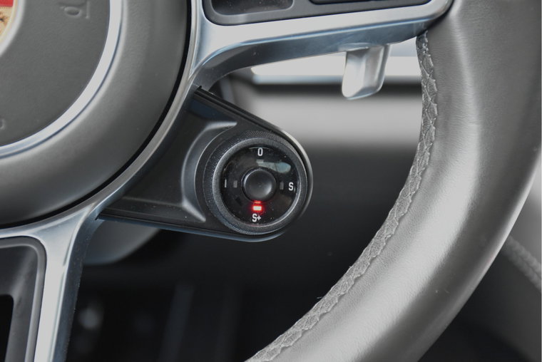 Vehicle Image 28