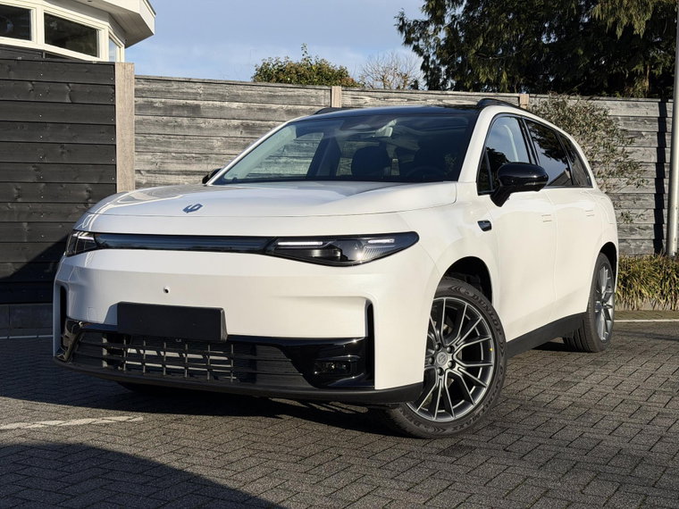 Leapmotor C10