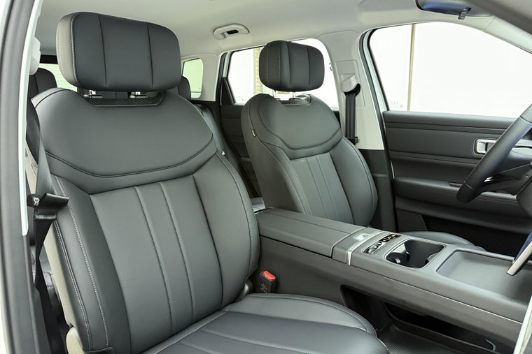 Vehicle Image 14