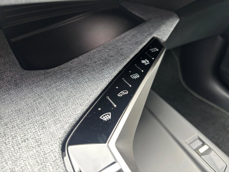 Vehicle Image 33