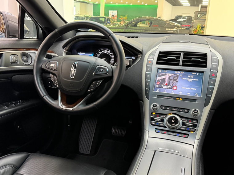 Vehicle Image 32