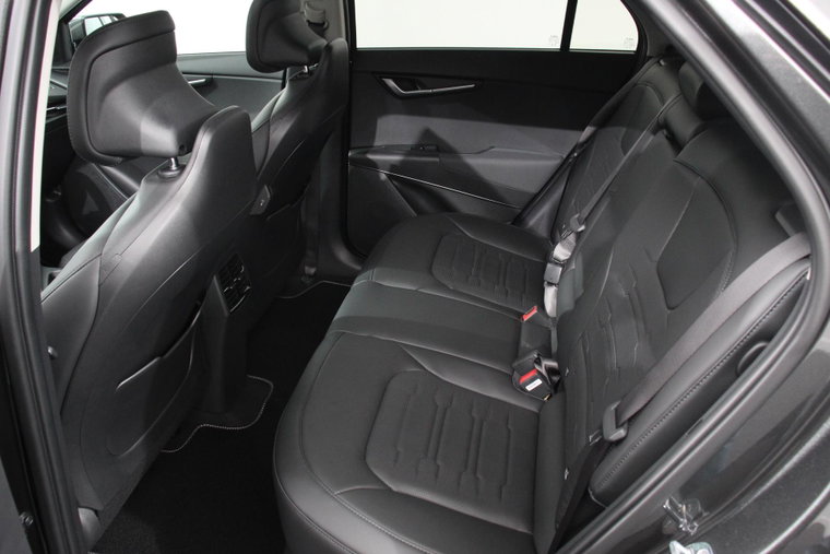Vehicle Image 10