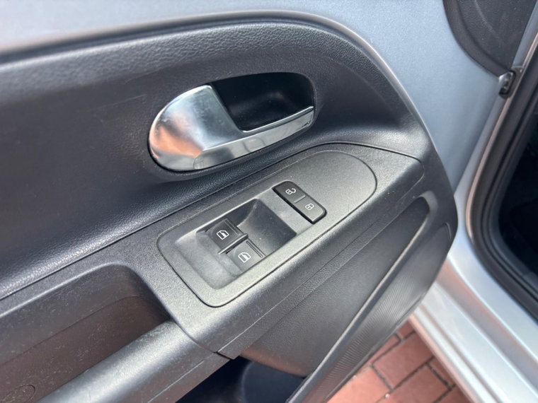 Vehicle Image 24