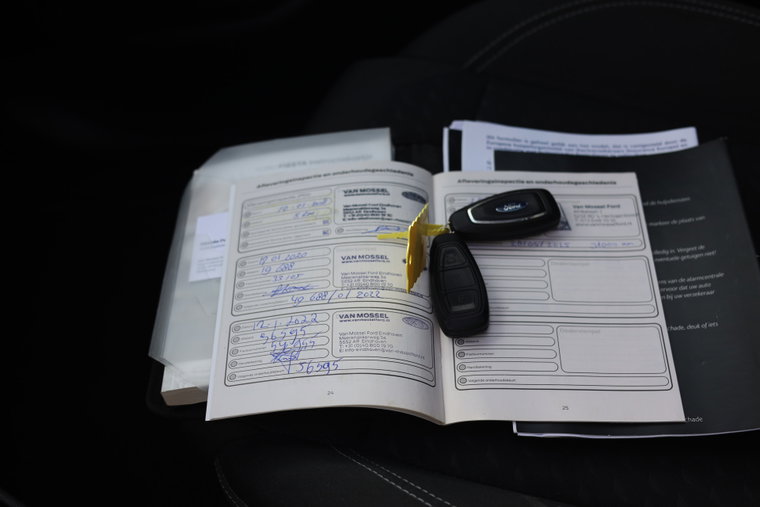 Vehicle Image 22