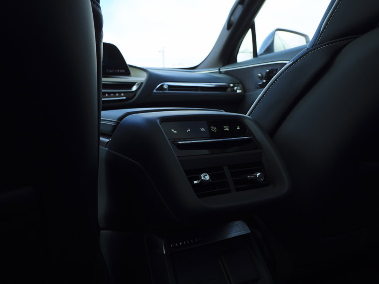 Vehicle Image 39