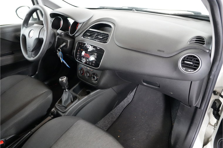 Vehicle Image 17