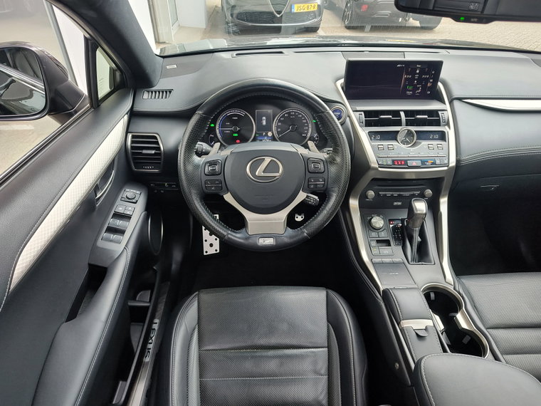 Vehicle Image 14
