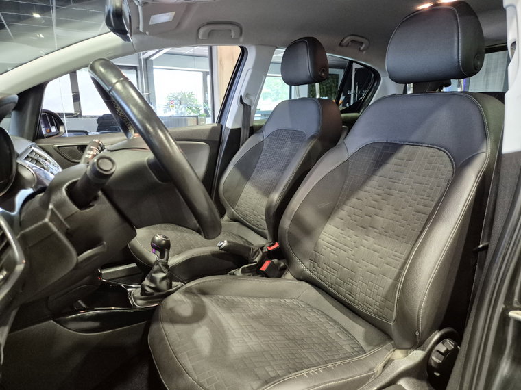 Vehicle Image 19
