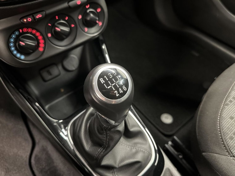 Vehicle Image 32