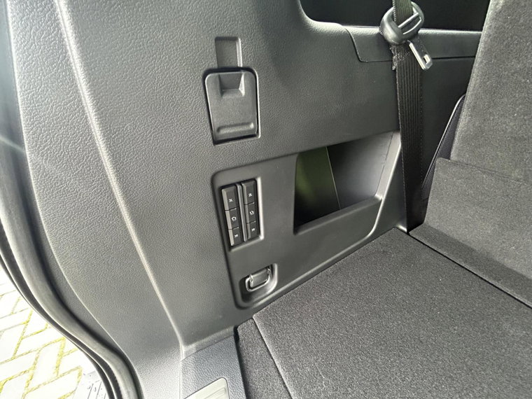 Vehicle Image 29
