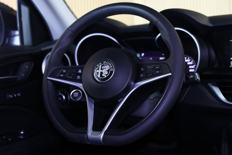 Vehicle Image 36