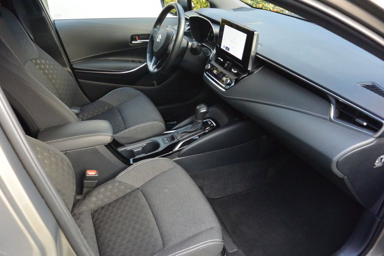 Vehicle Image 25