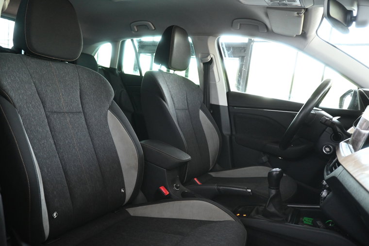 Vehicle Image 18