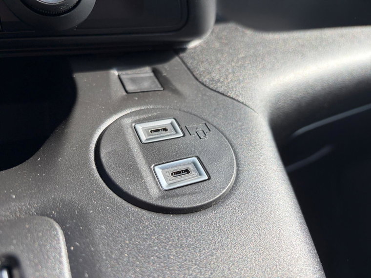 Vehicle Image 36