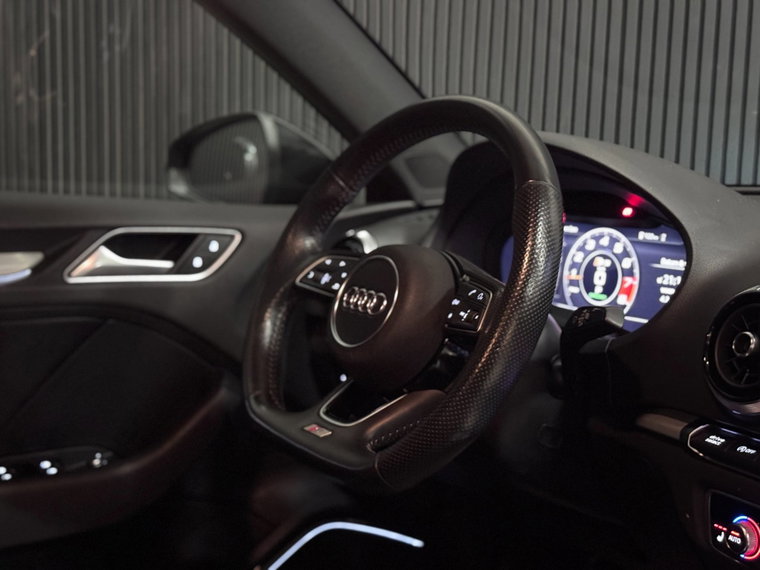 Vehicle Image 38