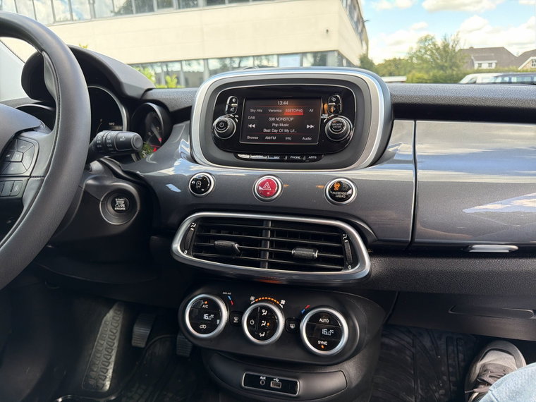 Vehicle Image 24