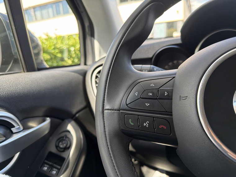 Vehicle Image 33