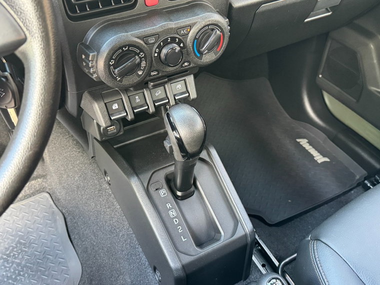 Vehicle Image 26