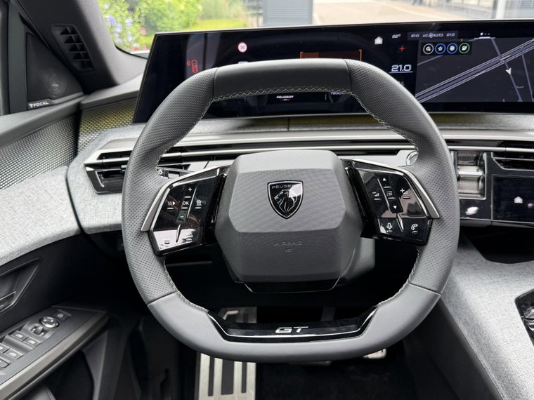 Vehicle Image 28