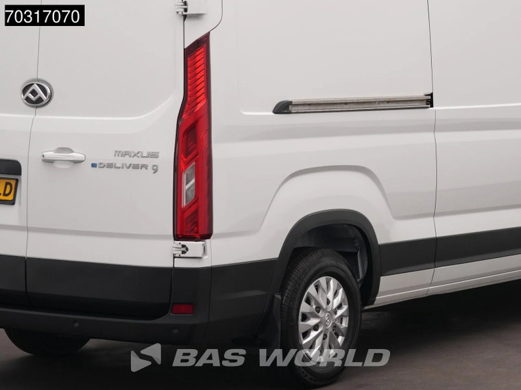 Vehicle Image 33