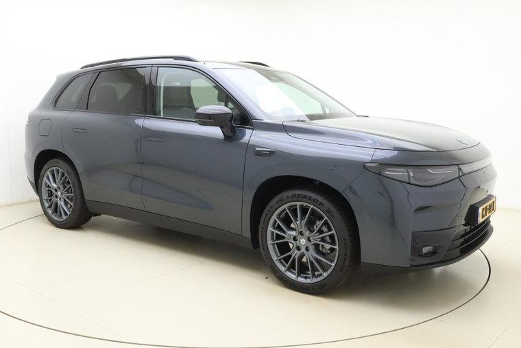 Vehicle Image 8
