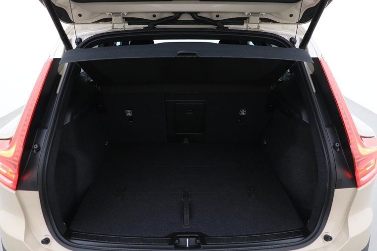 Vehicle Image 48