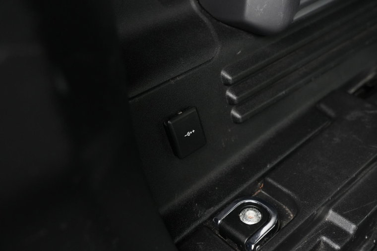 Vehicle Image 19