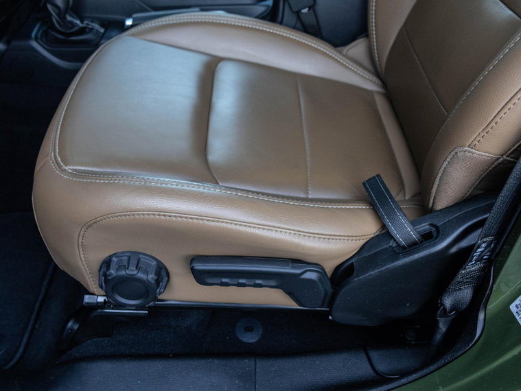 Vehicle Image 23