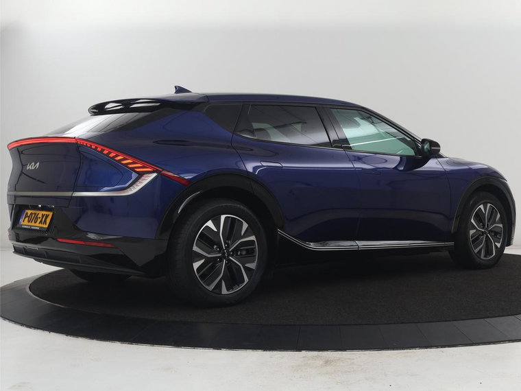 Vehicle Image 38