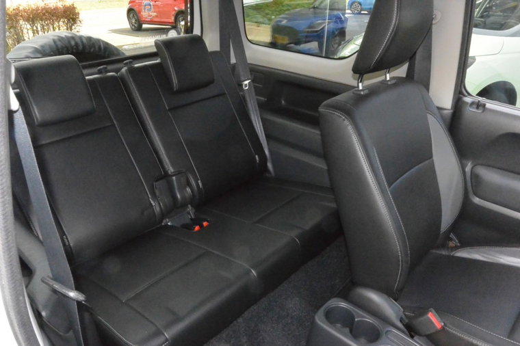Vehicle Image 21