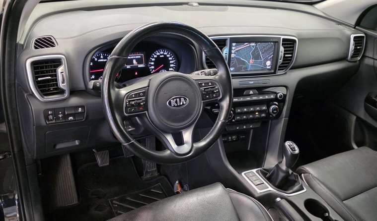 Vehicle Image 9