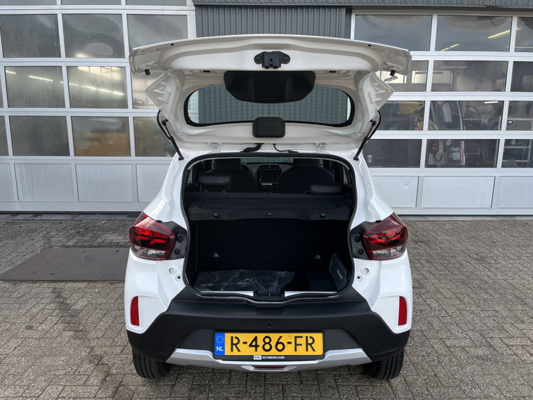 Vehicle Image 15