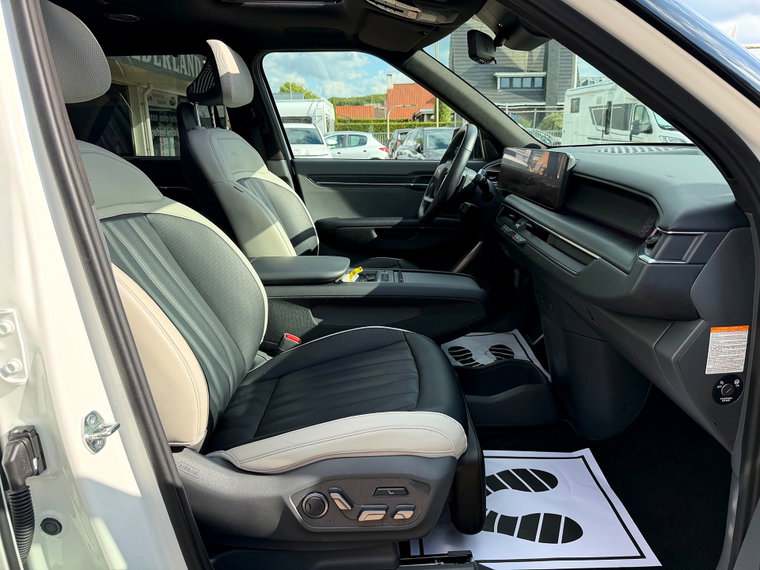 Vehicle Image 36