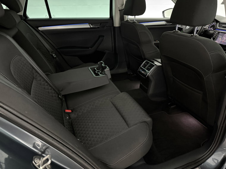 Vehicle Image 39