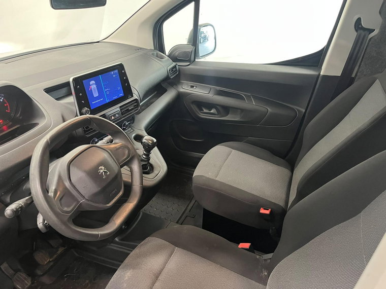 Vehicle Image 19