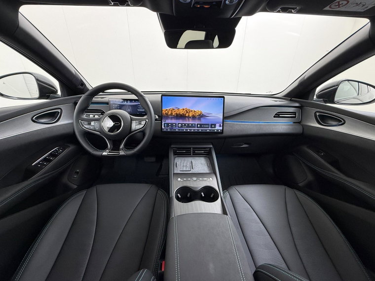 Vehicle Image 32