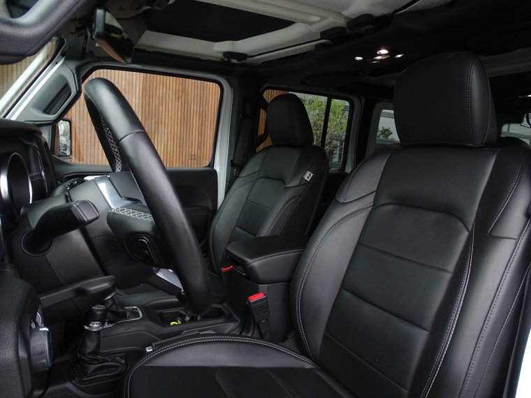 Vehicle Image 35