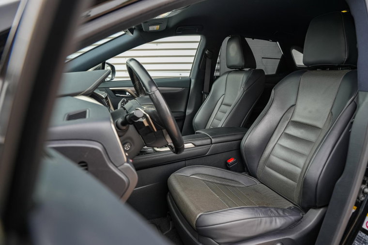 Vehicle Image 8