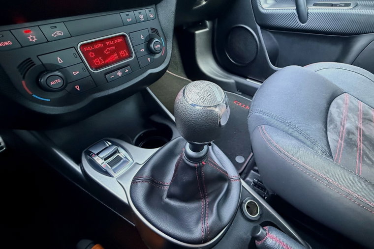 Vehicle Image 24