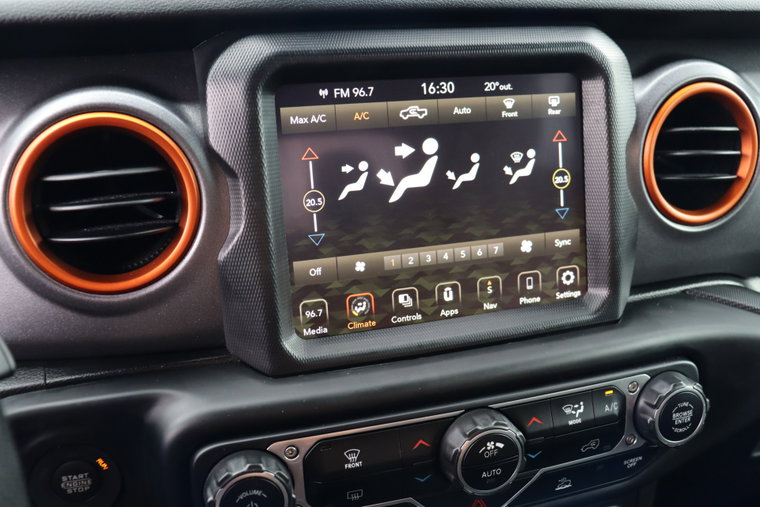 Vehicle Image 14