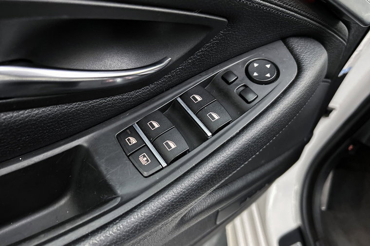 Vehicle Image 23