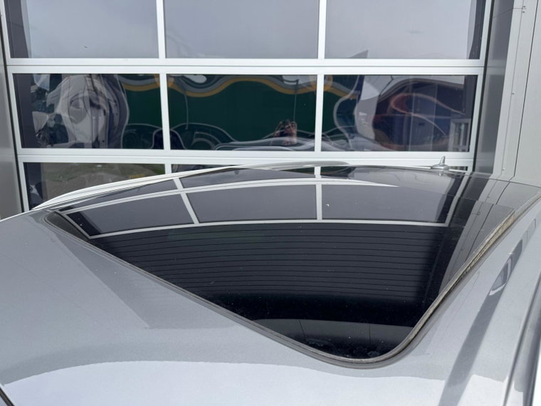 Vehicle Image 33