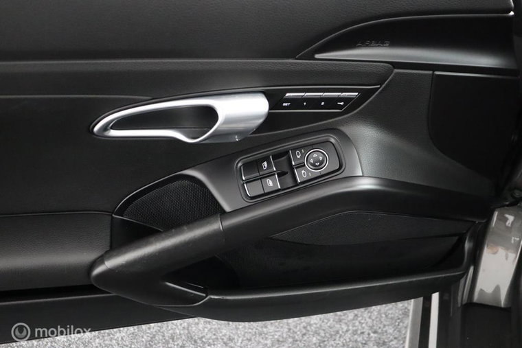 Vehicle Image 36