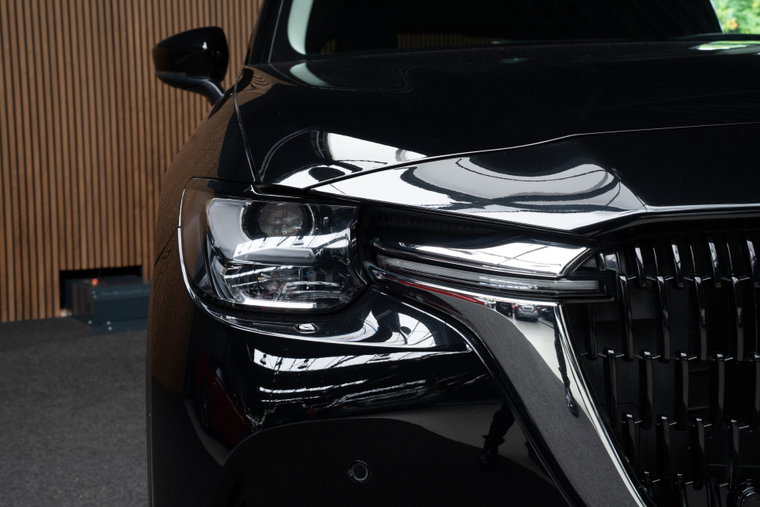 Vehicle Image 11
