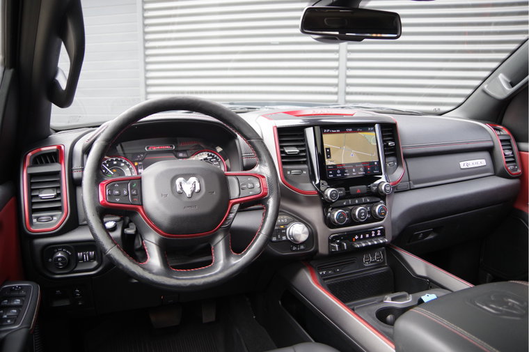 Vehicle Image 6
