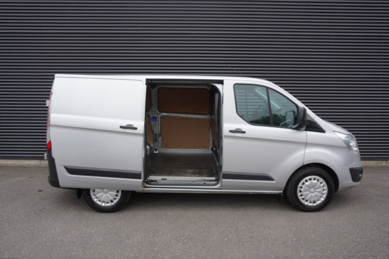 Vehicle Image 13