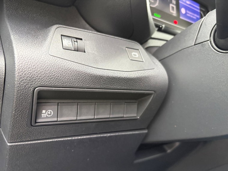 Vehicle Image 28